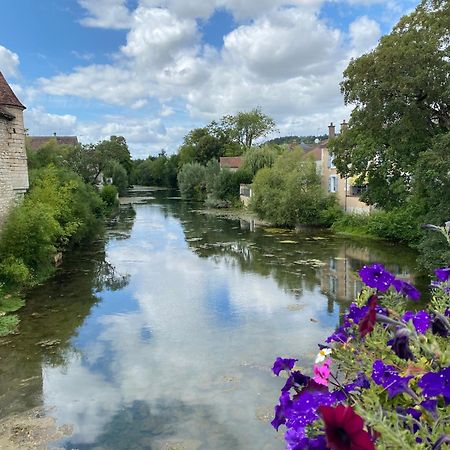 Le Merrain Gite Plein Coeur De Chablis Luaran gambar